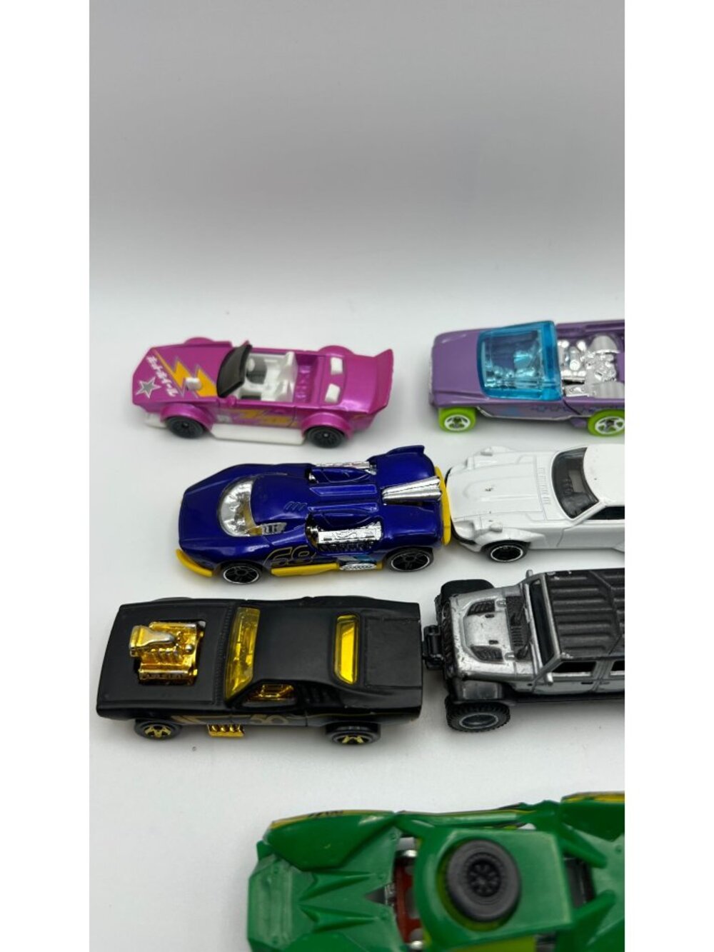 Lot Of 10 Assorted Die-Cast Cars & Plane Toys Mixed Styles & Colors Collectible - Picture 2 of 6